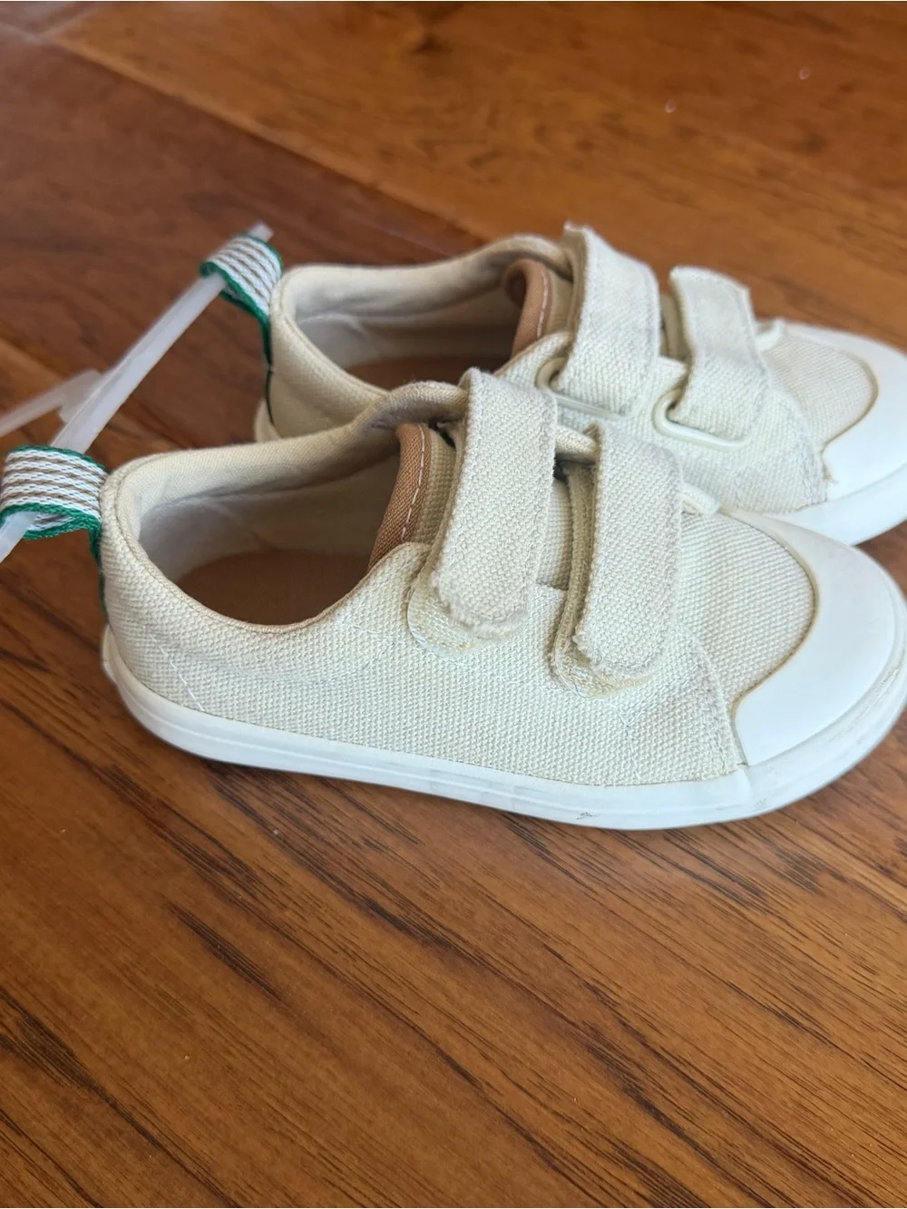 Old Navy Kids Canvas Velcro Sneakers in Cream and Olive Green toddler boy size 7